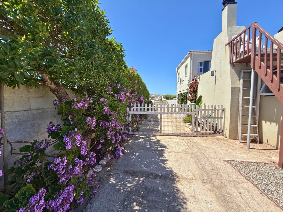 5 Bedroom Property for Sale in Country Club Western Cape